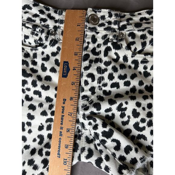 American Eagle womens size 24 shorts white/black cheetah print low-rise raw hem - Picture 5 of 8